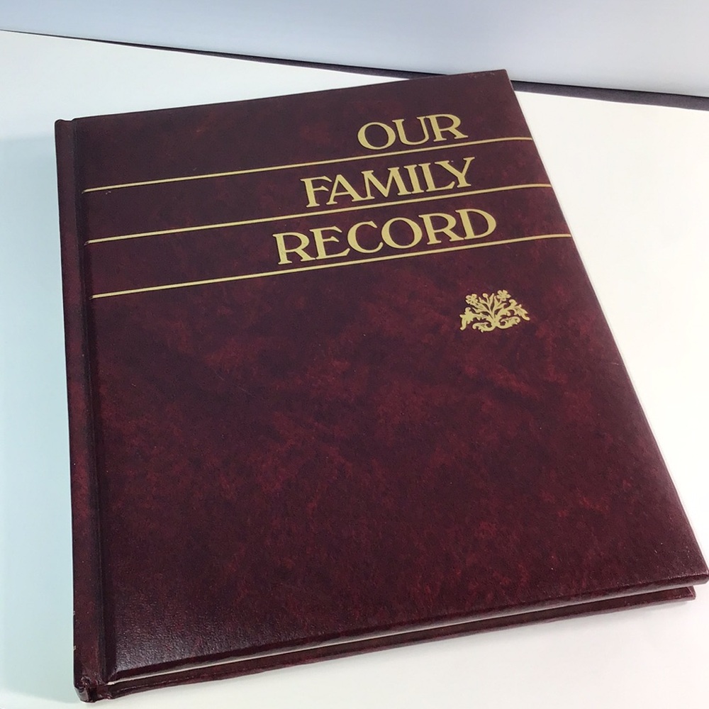 SALE🔥Our Family Record Book Vintage 1983 unused Gorgeous & practical Gold titled